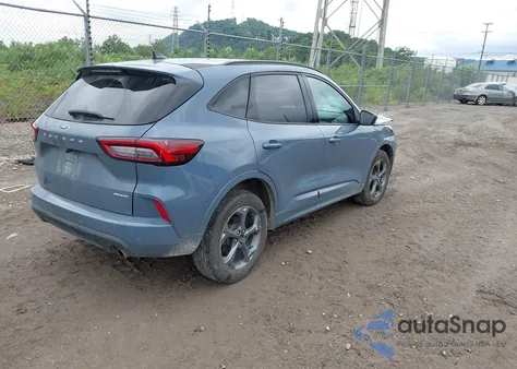 2023 Ford Escape St-Line z USA, uszkodzony, nr VIN 1FMCU9MN7PUA10972